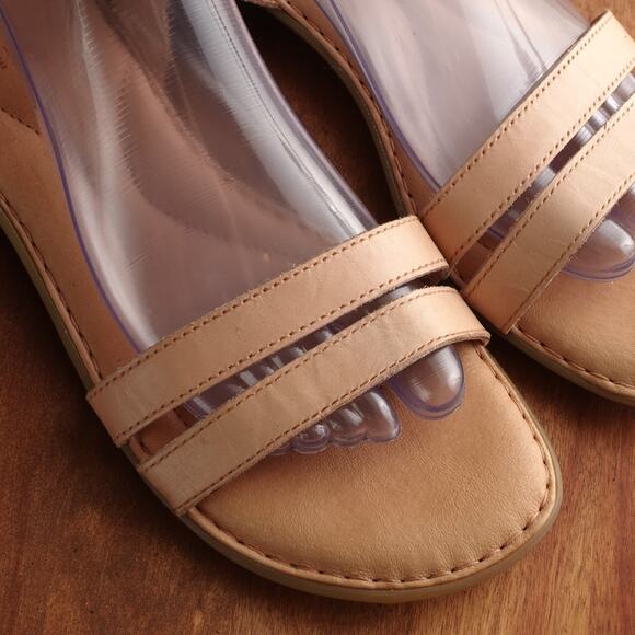 Born Sandals Womens SZ 9M Beige Mai Easy Leather Ankle Strap Comfort Flat Shoes - Picture 4 of 16